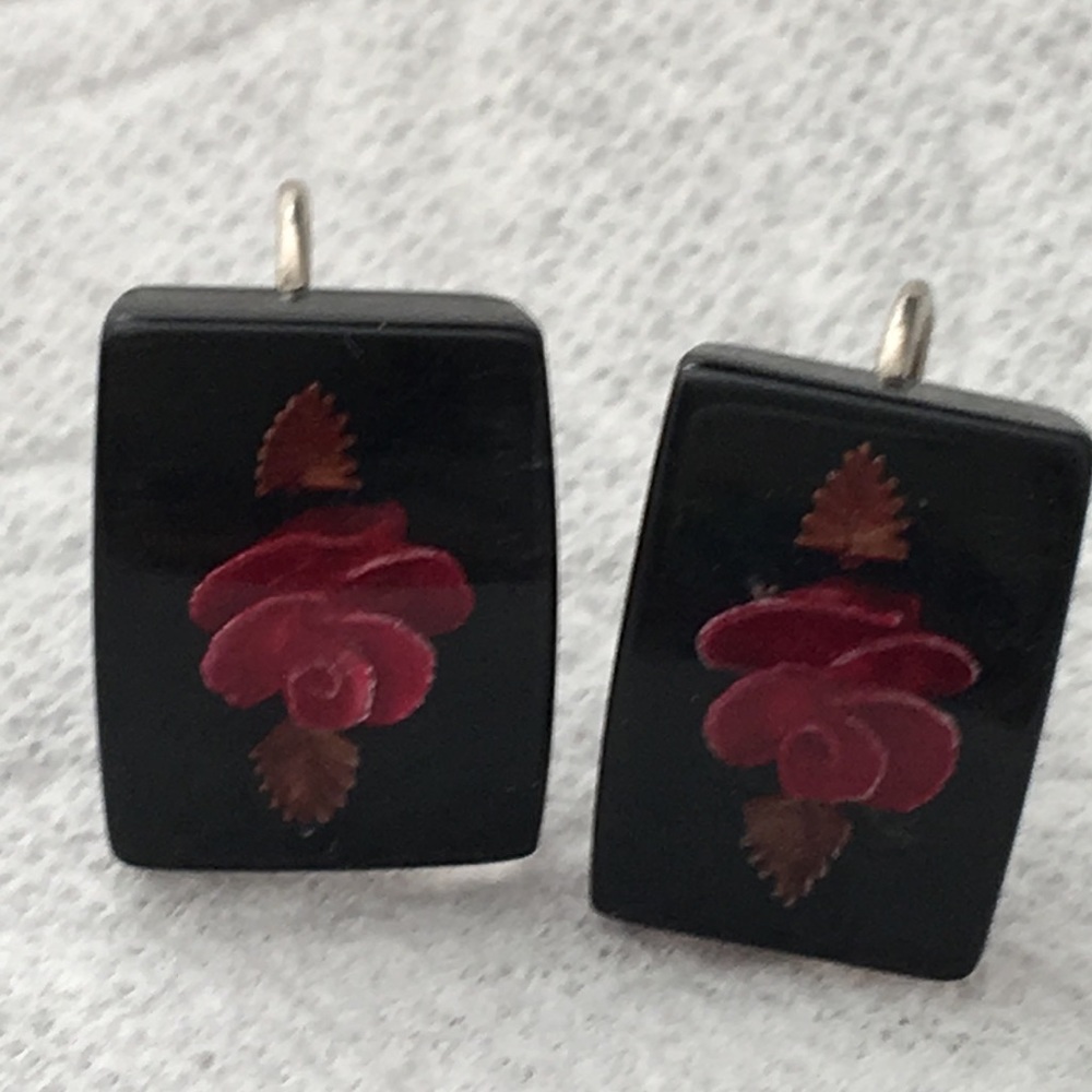 Vintage reverse Lucite flower screwback earrings